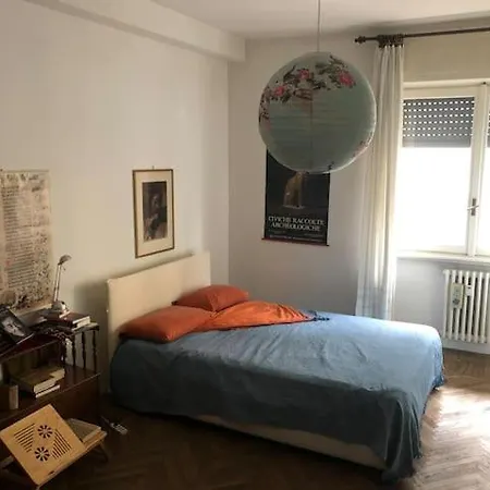 In Via Tolstoi * מילאנו